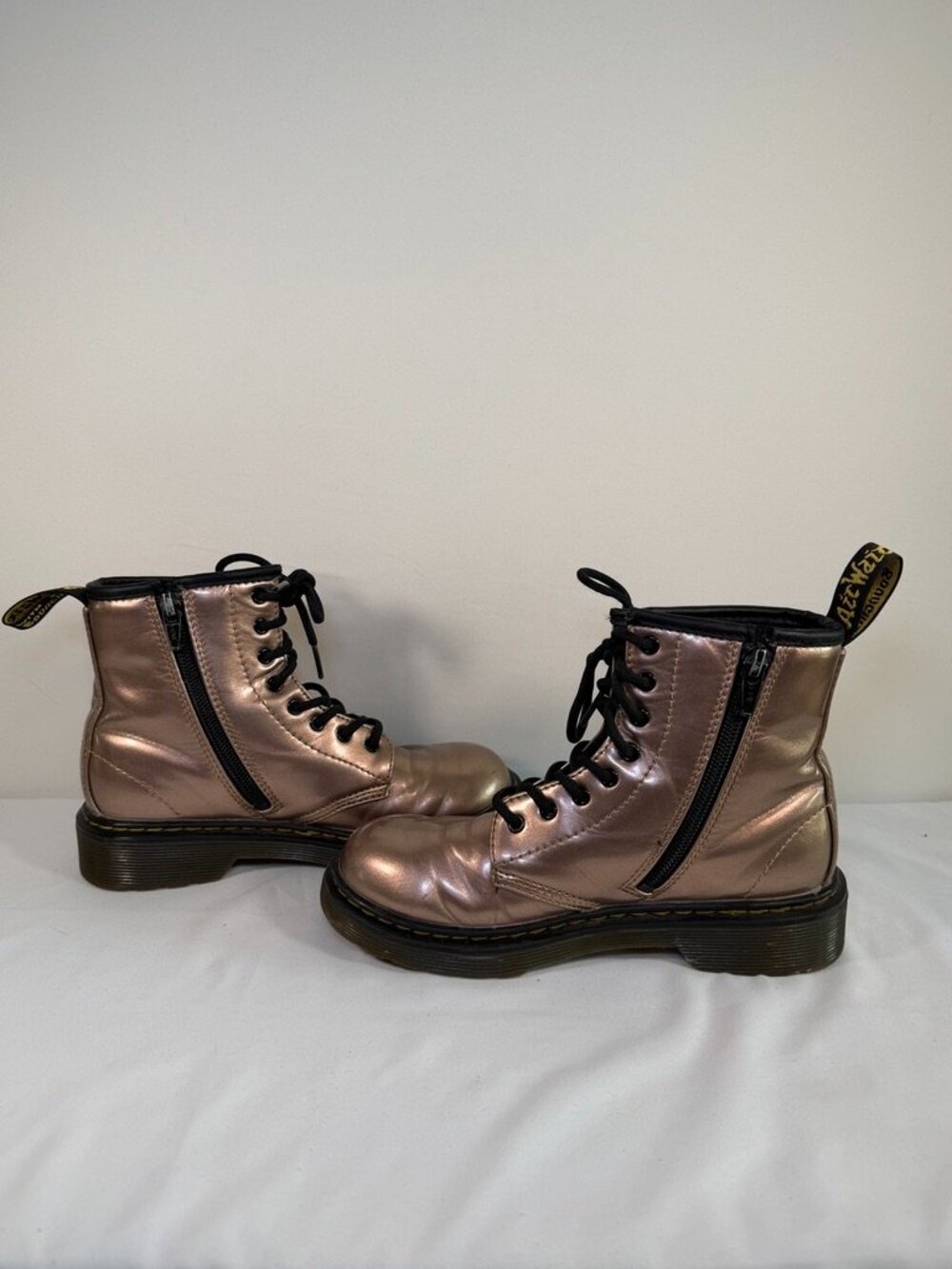 Dr DOC Martens 1460 Metallic Rose Gold Boots Girls US 2 - Picture 6 of 10